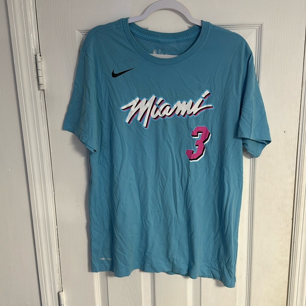Nike Men’s Miami Wade 3 T-Shirt- LG